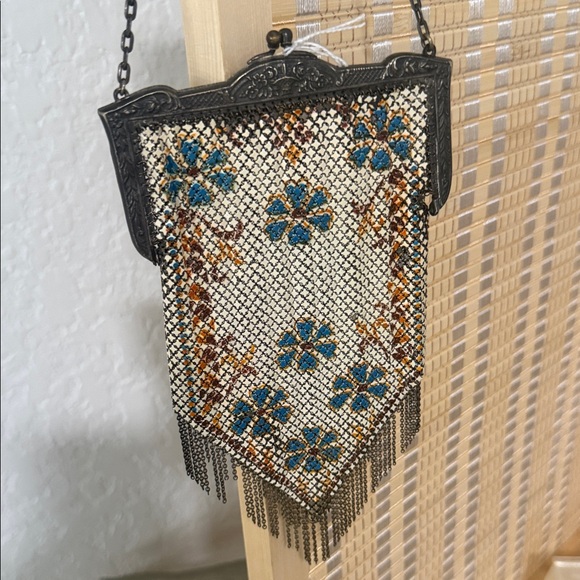 Vintage Art Deco Metal Mesh Purse w/Silvertone - Picture 3 of 3